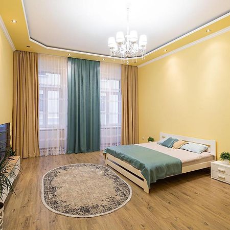 Апартаменти В Центрі Львова Ngoại thất bức ảnh